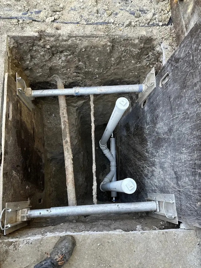 Experienced plumber completing Drain Cleaning work in Sandy